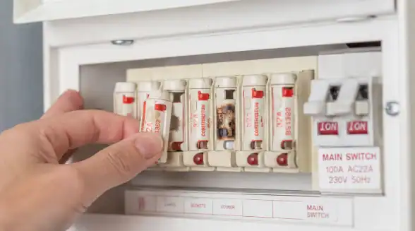 How to Fix a Tripped Fuse by Expert Electricians | Serviceteam